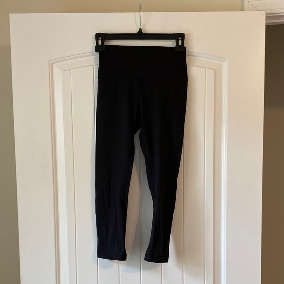 Lululemon Black Capri Leggings - Picture 1 of 3